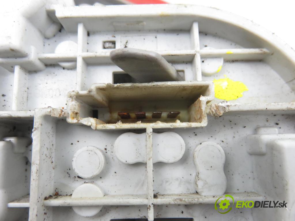 FORD MONDEO IV Turnier (BA7) KOMBI 2007 103,00 2.0 TDCi - QXBA 1997,00 Svetlo pravé zadné kufor 7S7113A602B