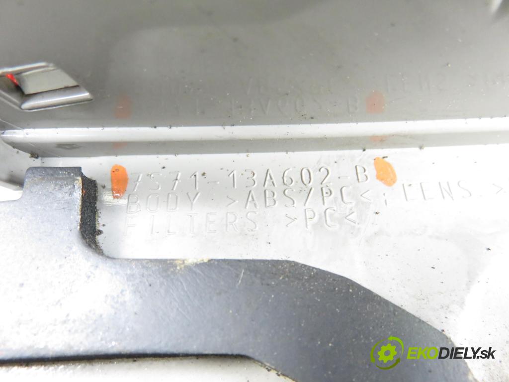 FORD MONDEO IV Turnier (BA7) KOMBI 2007 103,00 2.0 TDCi - QXBA 1997,00 Svetlo pravé zadné kufor 7S7113A602B