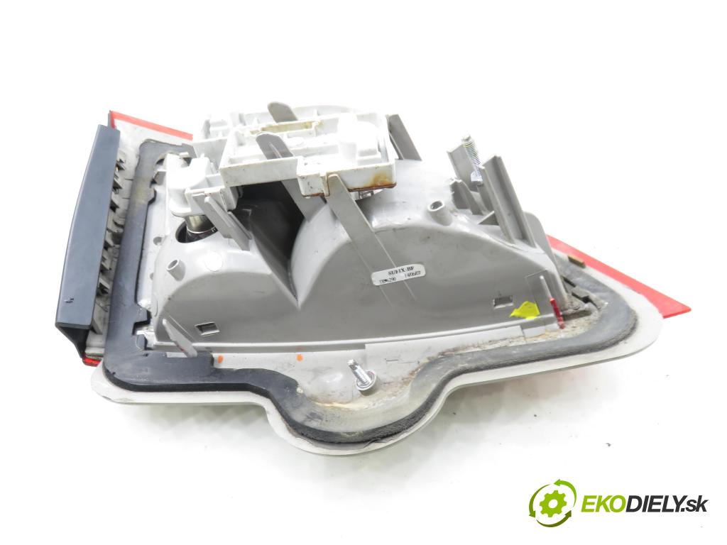 FORD MONDEO IV Turnier (BA7) KOMBI 2007 103,00 2.0 TDCi - QXBA 1997,00 Svetlo pravé zadné kufor 7S7113A602B