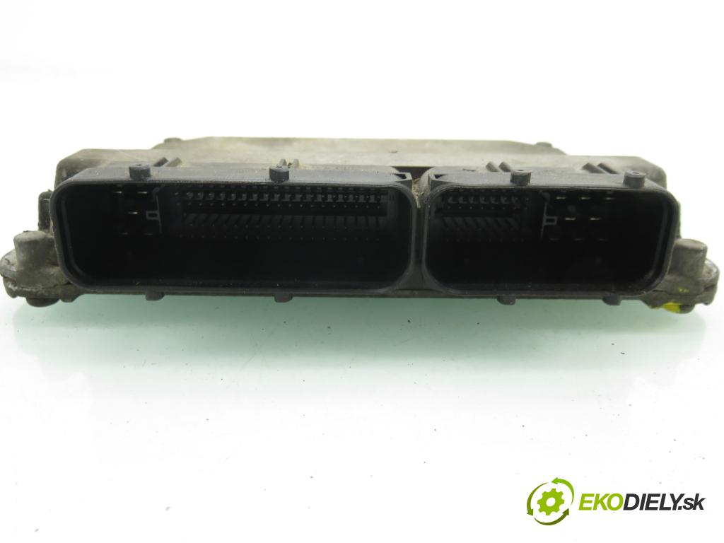 AUDI A3 (8L1) HB 2001 75,00 1.6 - AVU 1595,00 Riadiaca jednotka Motor 06A906033J ; 5WP40038