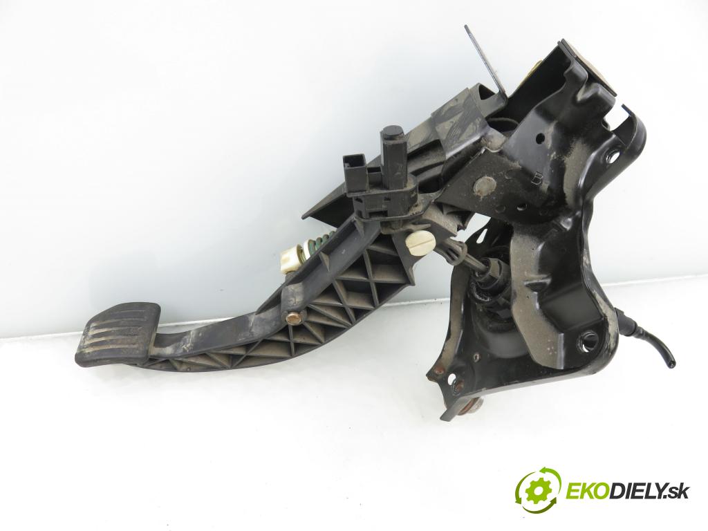 FORD S-MAX (WA6) MINIVAN 2007 92,00 1.8 TDCi 125 - QYWA 1753,00 PEDALY: brzdy / spojky 6G927B633NK ; 6G922D094JF