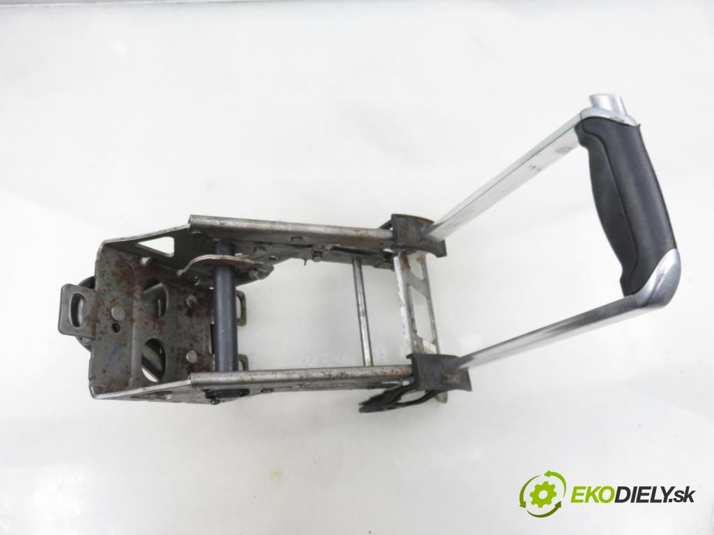 FORD S-MAX (WA6) MINIVAN 2007 92,00 1.8 TDCi 125 - QYWA 1753,00 PÁKA: brzdy MANUÁLNY: 6G912780AH