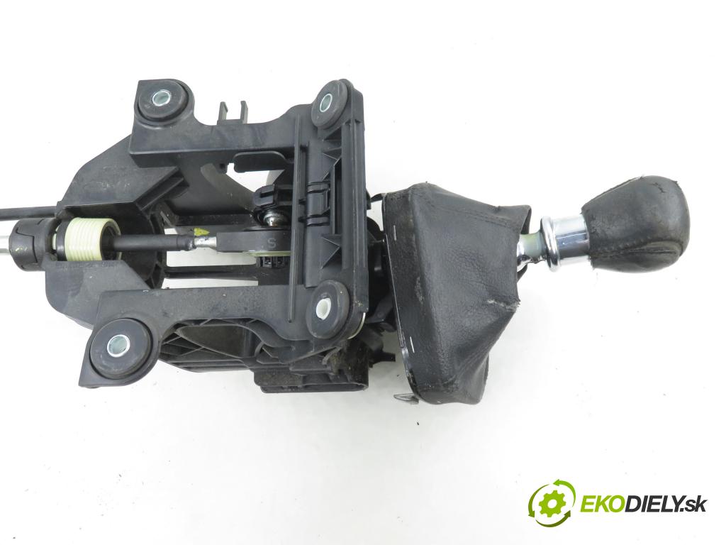 FORD S-MAX (WA6) MINIVAN 2007 92,00 1.8 TDCi 125 - QYWA 1753,00 ZVEDÁK: 6G9R7C453KD