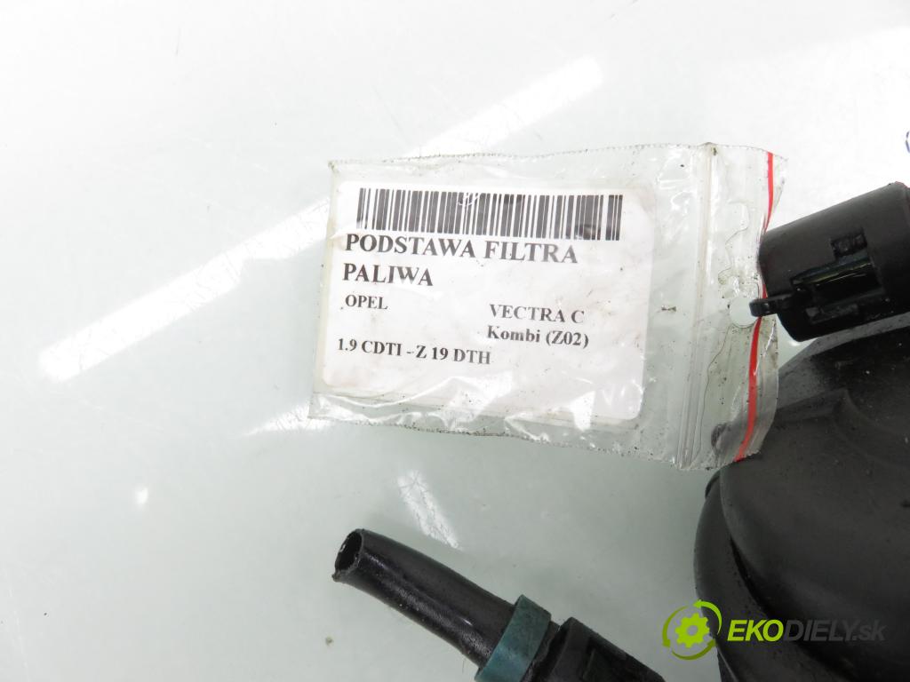OPEL VECTRA C Kombi (Z02) KOMBI 2004 110,00 1.9 CDTI - Z 19 DTH 1910,00 Obal filtra paliva 13122587 ; 675512020 (Obal palivového filtra)