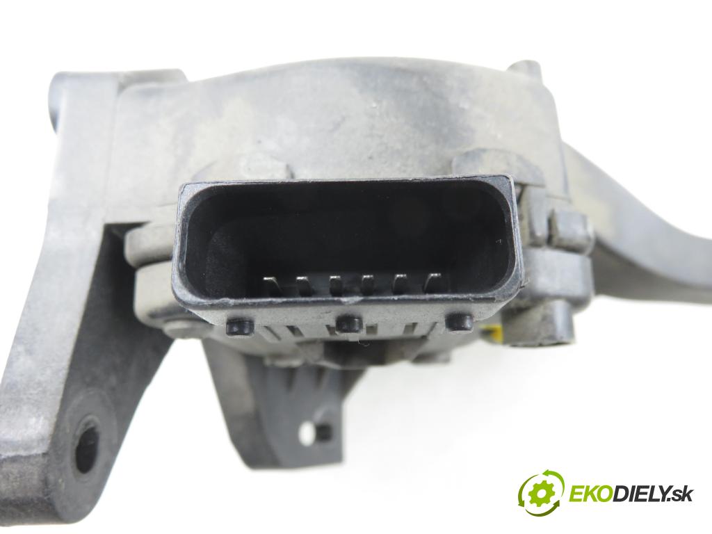 OPEL MERIVA A nadwozie wielkoprzestrzenne (MPV) (X03) MINIVAN 2003 92,00 1.8 - Z 18 XE 1796,00 Potenciometer plynu 93335443DA ; 6PV00811002 (Potenciometer plynového pedálu)