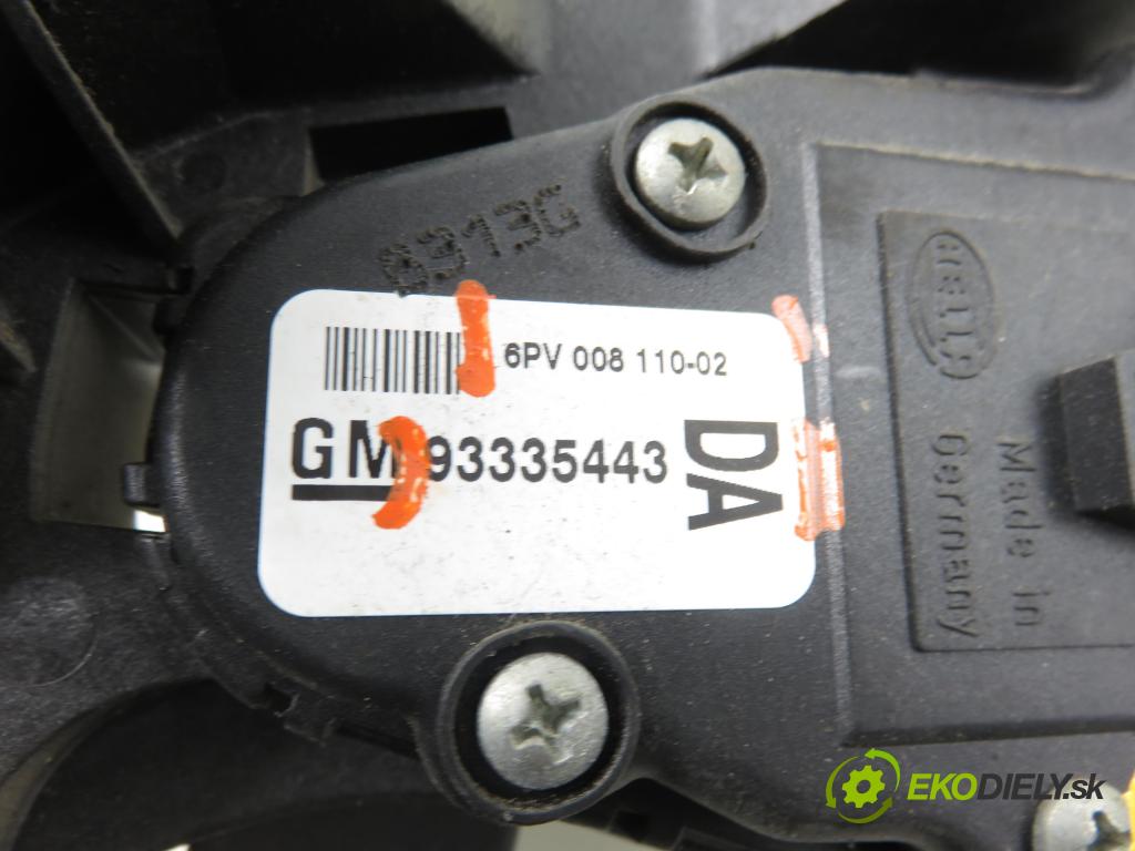 OPEL MERIVA A nadwozie wielkoprzestrzenne (MPV) (X03) MINIVAN 2003 92,00 1.8 - Z 18 XE 1796,00 Potenciometer plynu 93335443DA ; 6PV00811002 (Potenciometer plynového pedálu)