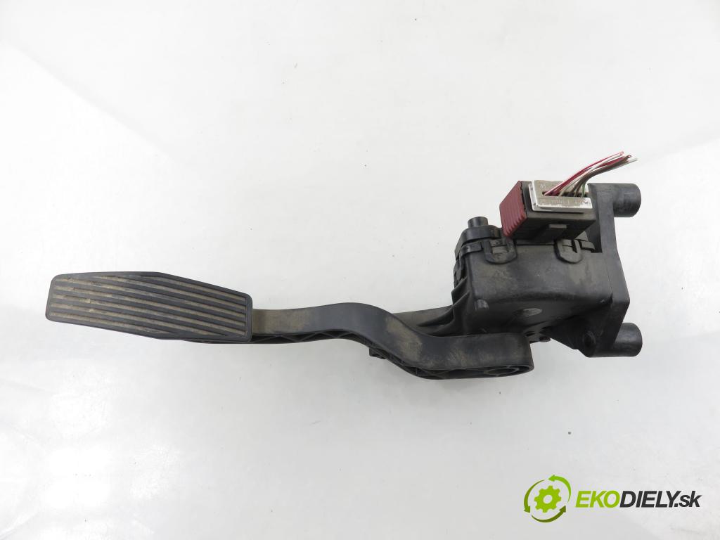 OPEL MERIVA A nadwozie wielkoprzestrzenne (MPV) (X03) MINIVAN 2003 92,00 1.8 - Z 18 XE 1796,00 Potenciometer plynu 93335443DA ; 6PV00811002 (Potenciometer plynového pedálu)