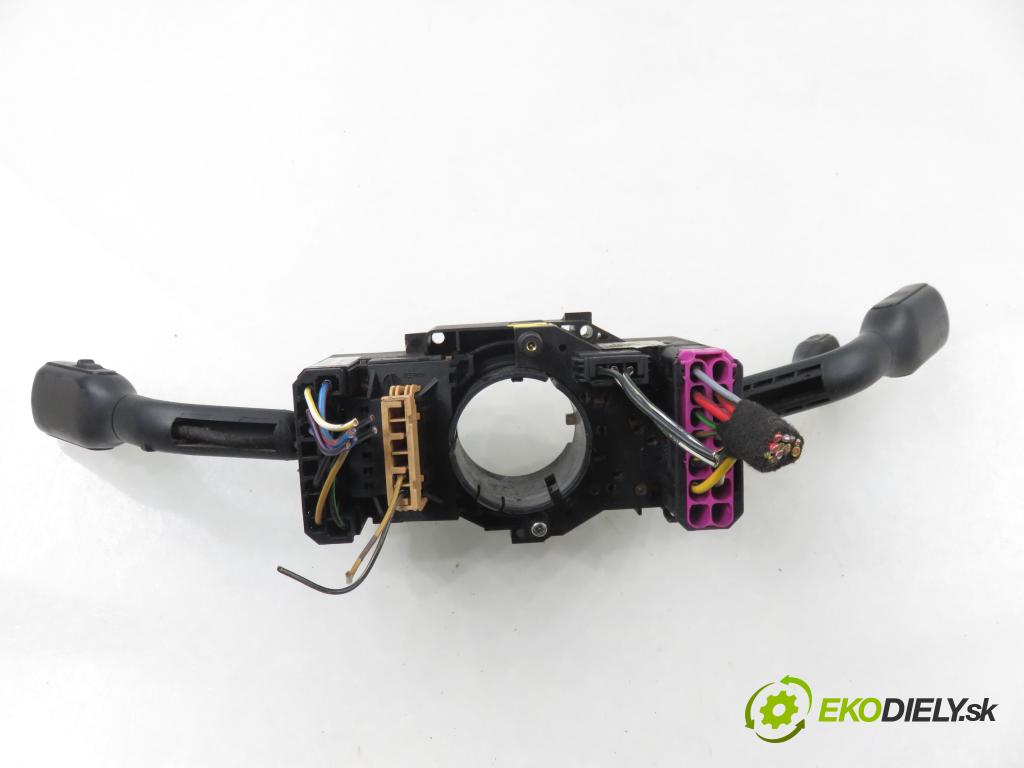 AUDI A4 Avant (8D5, B5) KOMBI 1999 81,00 1.9 TDI - AFN 1896,00 páčka/prepínač 8D9953503E