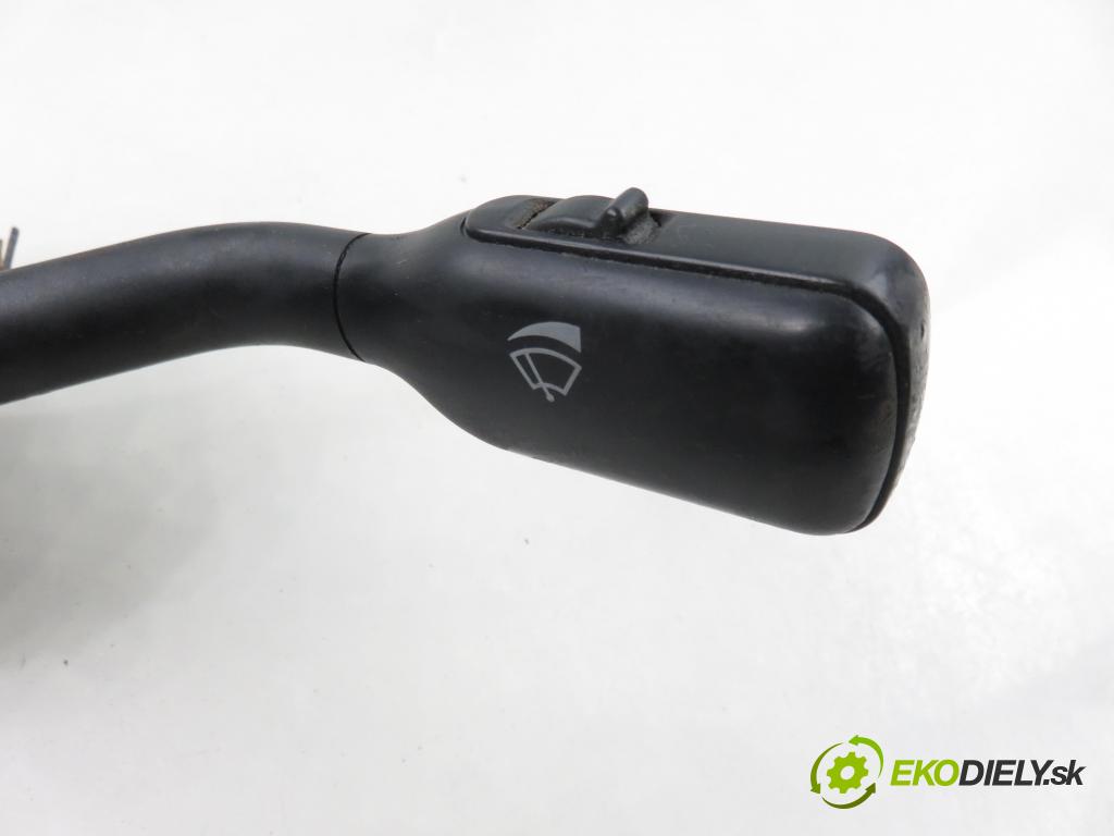 AUDI A4 Avant (8D5, B5) KOMBI 1999 81,00 1.9 TDI - AFN 1896,00 páčka/prepínač 8D9953503E