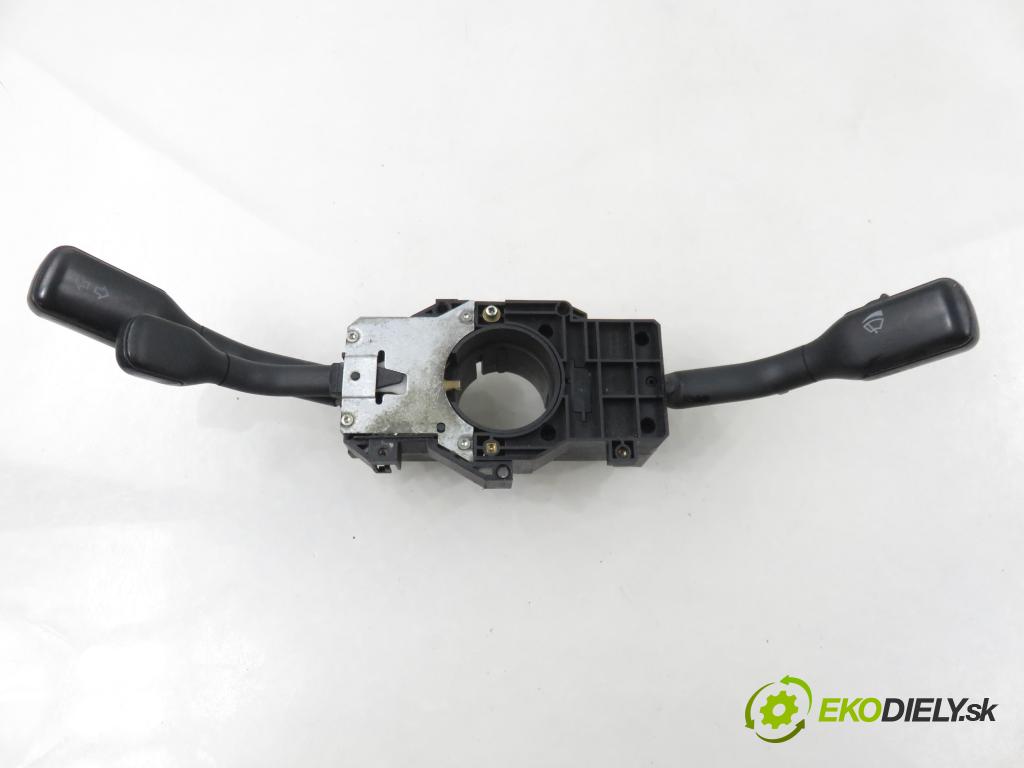 AUDI A4 Avant (8D5, B5) KOMBI 1999 81,00 1.9 TDI - AFN 1896,00 páčka/prepínač 8D9953503E