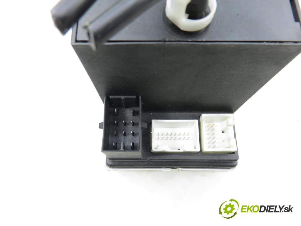 AUDI A4 Avant (8D5, B5) KOMBI 1999 81,00 1.9 TDI - AFN 1896,00 pumpa zámku centrálneho 8L0862257K