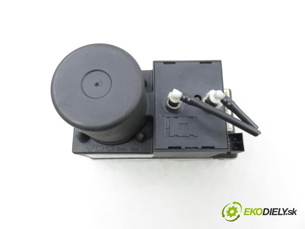 AUDI A4 Avant (8D5, B5) KOMBI 1999 81,00 1.9 TDI - AFN 1896,00 pumpa zámku centrálneho 8L0862257K