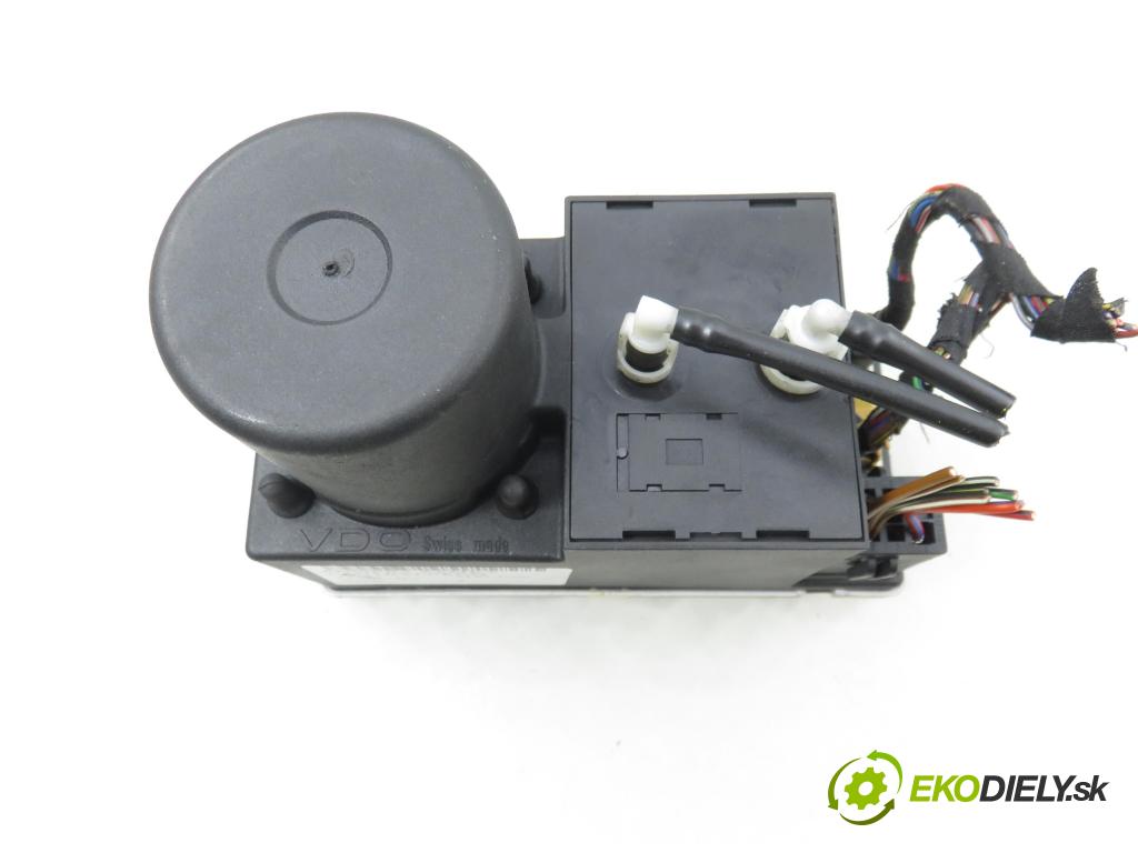 AUDI A4 Avant (8D5, B5) KOMBI 1999 81,00 1.9 TDI - AFN 1896,00 pumpa zámku centrálneho 8L0862257K