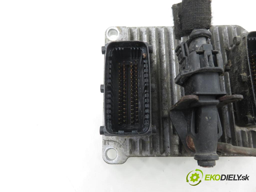 OPEL MERIVA A nadwozie wielkoprzestrzenne (MPV) (X03) MINIVAN 2003 92,00 1.8 - Z 18 XE 1796,00 řídící jednotka motora 13105214 ; 5WK91716