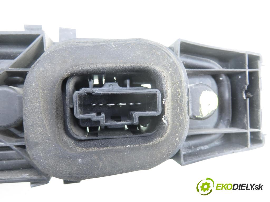 CITROEN C3 I (FC_) HB 2003 44,00 1.1 i - HFX (TU1A) 1124,00 PŘÍSPĚVEK svetla pravý ZADNÍ: