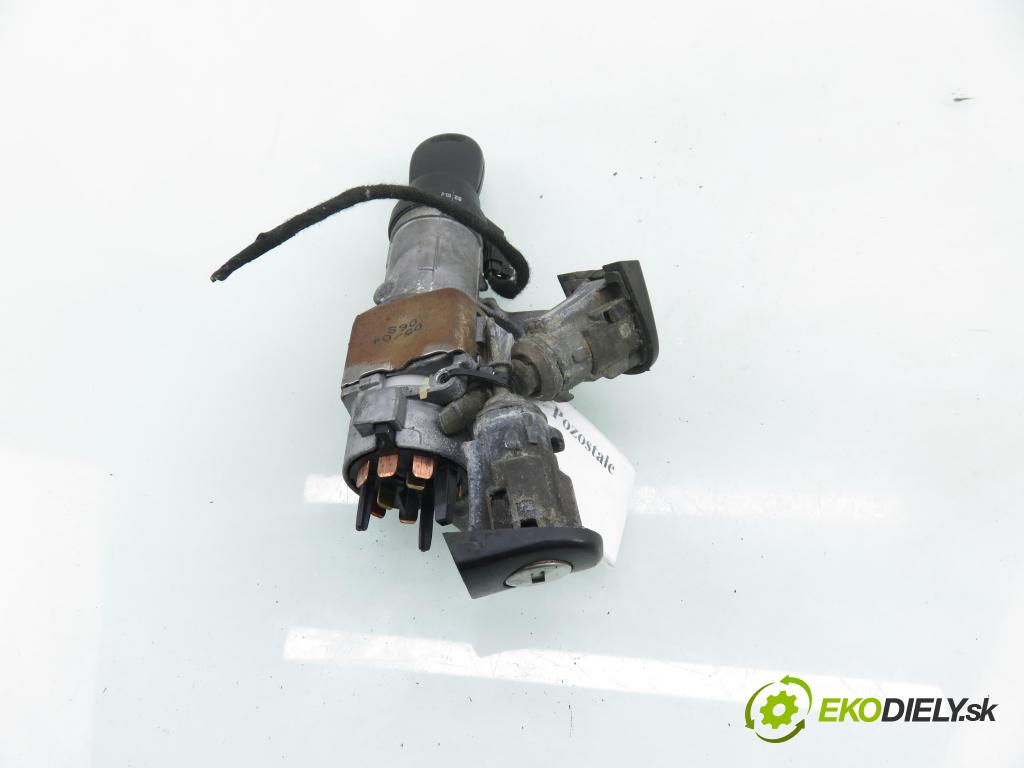 VW POLO (9N_) HB 2004 47,00 1.2 12V 64 - AZQ 1198,00 spinačka / zámky 4B0905851G.