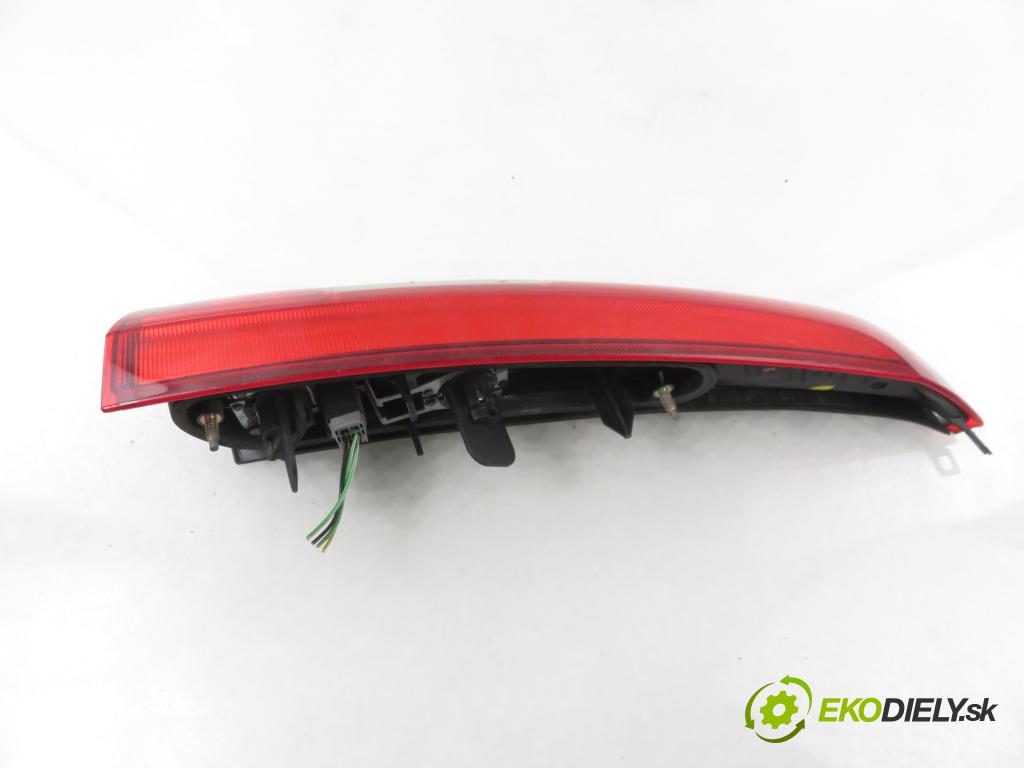 VOLVO V70 II SW (285) KOMBI 2003 96,00 2.4 D 131 2401,00 světlo pravé zadní 9154498 ; 9154494