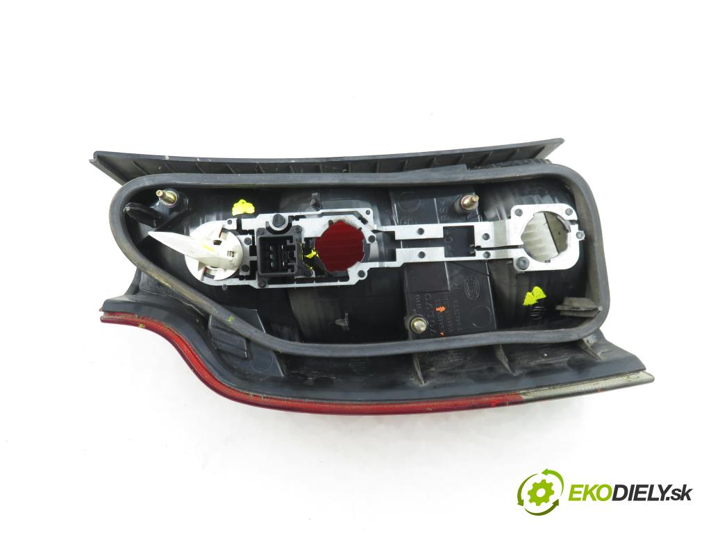 VOLVO V70 II SW (285) KOMBI 2003 96,00 2.4 D 131 2401,00 světlo pravé zadní 9154498 ; 9154494