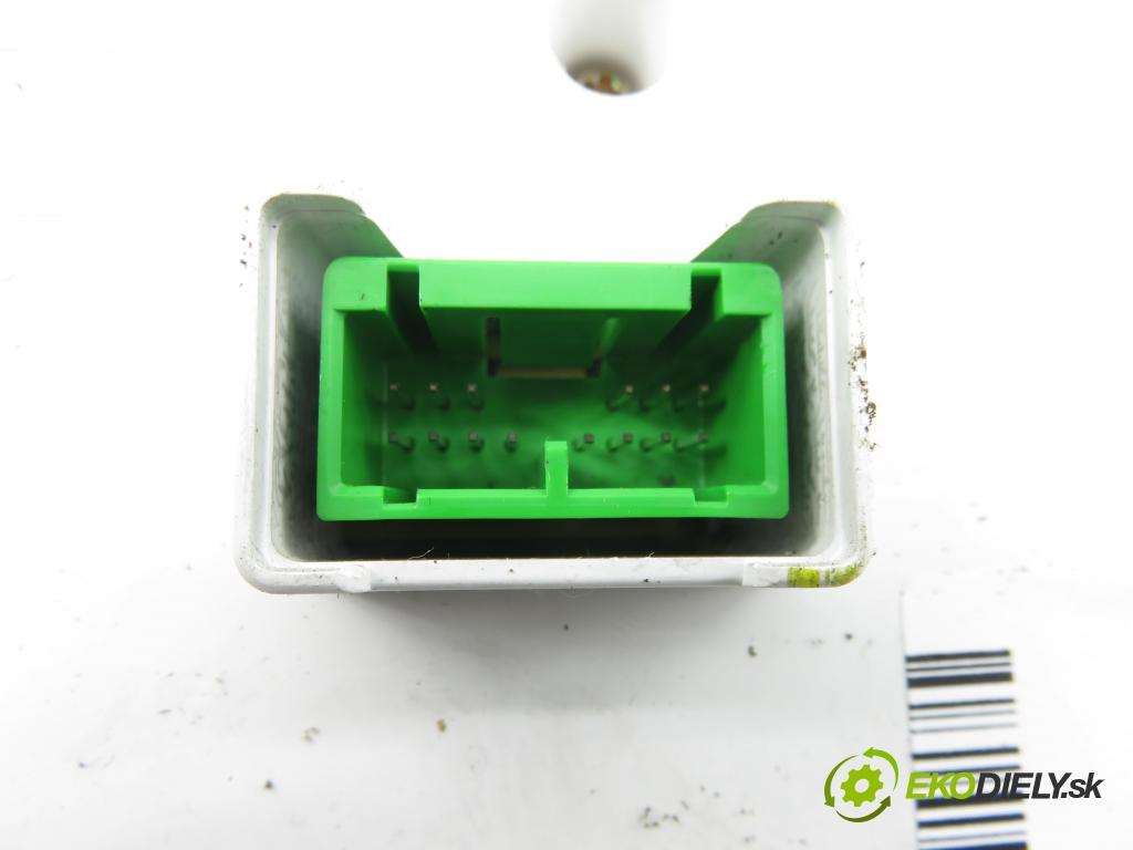 VOLVO V70 II SW (285) KOMBI 2003 96,00 2.4 D 131 2401,00 prístrojovka elektrický 8673262