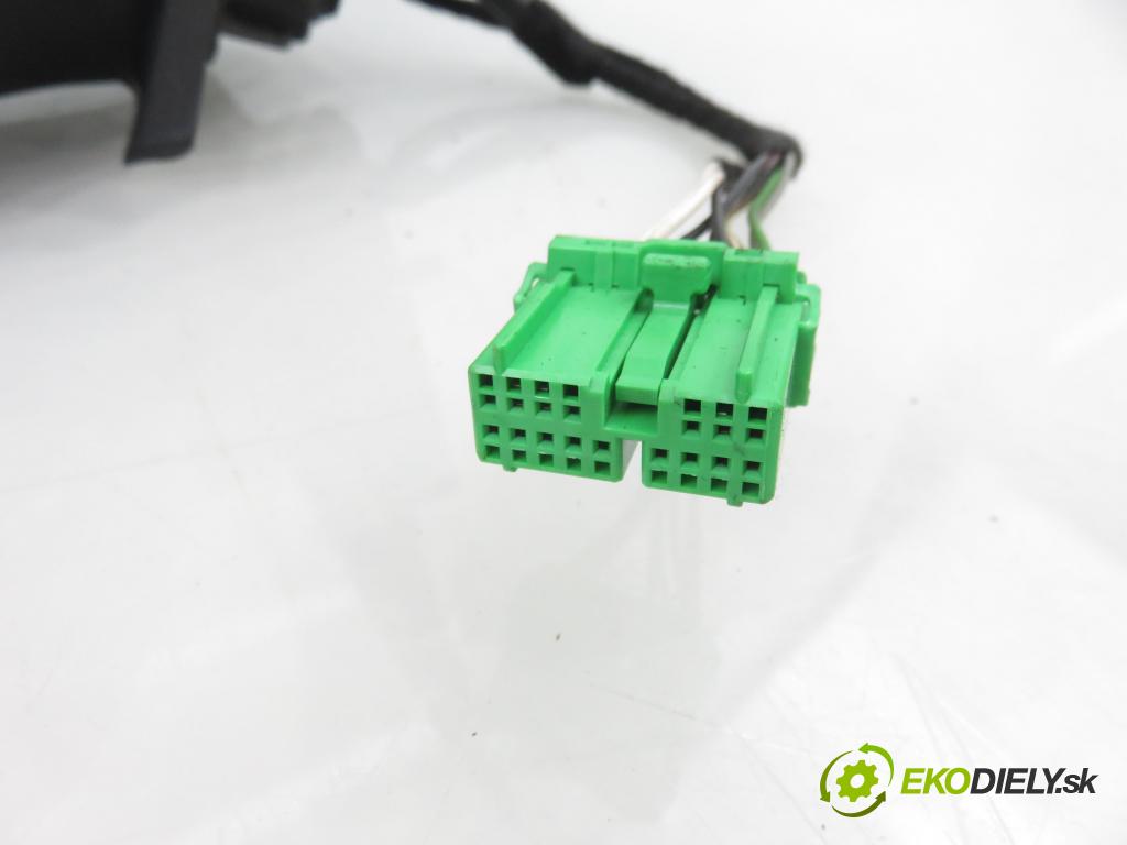 VOLVO V70 II SW (285) KOMBI 2003 96,00 2.4 D 131 2401,00 Spätné zrkadlo LE