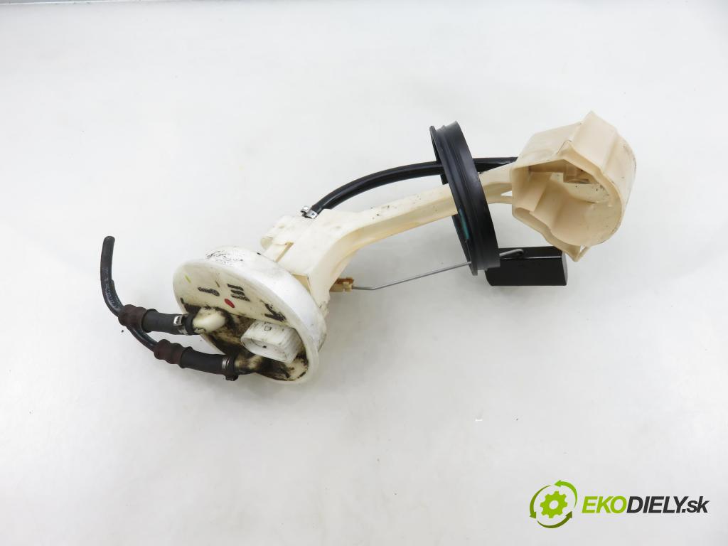 VW PASSAT B5 (3B2) SEDAN 1998 66,00 1.9 TDI 90 - AHU 1896,00 snímač hladiny paliva 8E0919673G