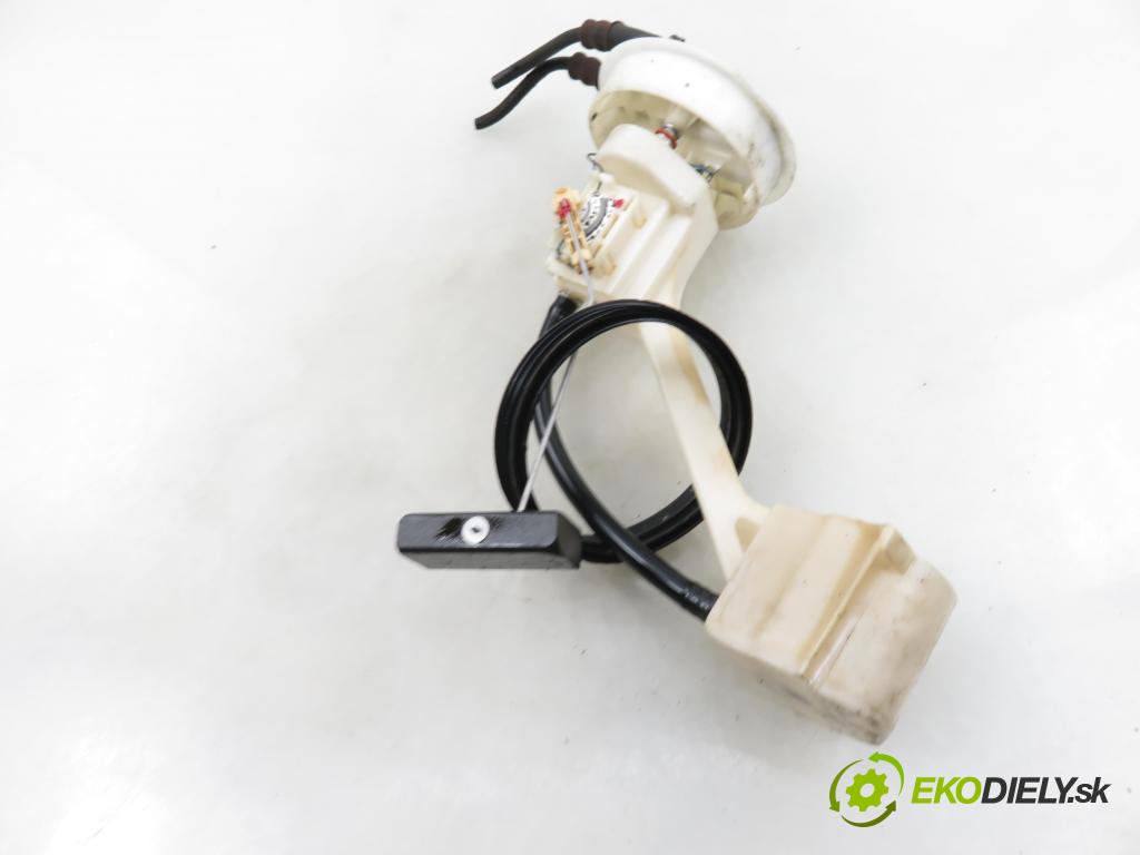 VW PASSAT B5 (3B2) SEDAN 1998 66,00 1.9 TDI 90 - AHU 1896,00 senzor hladiny paliva 8E0919673G