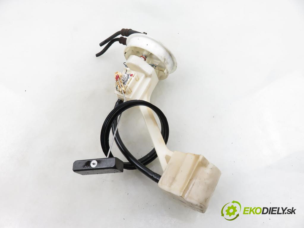 VW PASSAT B5 (3B2) SEDAN 1998 66,00 1.9 TDI 90 - AHU 1896,00 senzor hladiny paliva 8E0919673G