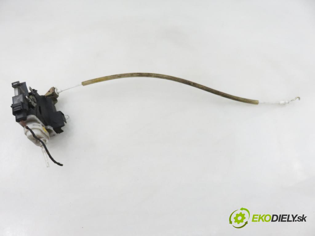 AUDI A4 Avant (8D5, B5) KOMBI 1999 81,00 1.9 TDI - AFN 1896,00 zámok LPM 8D1837015A