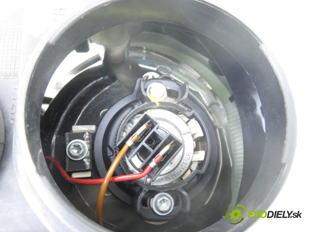 VW POLO (9N_) HB 2004 47,00 1.2 12V 64 - AZQ 1198,00 Svetlo LP