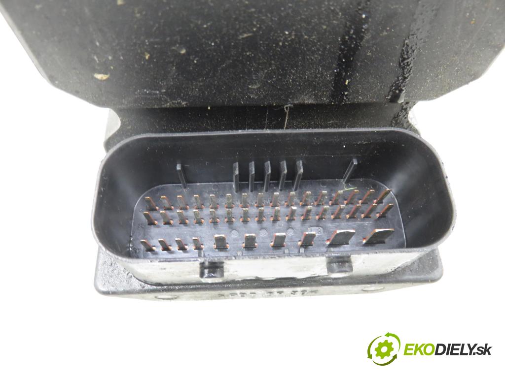 ALFA ROMEO 156 Sportwagon (932_) KOMBI 2004 110,00 1.9 JTD 16V Q4 - 937 A5.000 1910,00 Pumpa ABS 51714525 ; 0265950110 (Pumpa ABS)