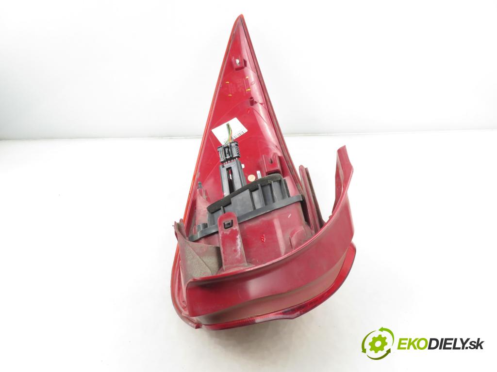 PEUGEOT 207 SW (WK_) KOMBI 2008 70,00 1.4 16V - 8FS (EP3) 1397,00 Svetlo pravé zadné 9680157980 ; VP7PFX13404A