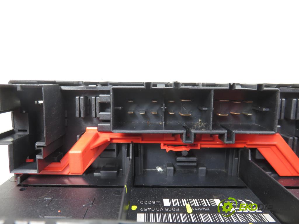 VW GOLF V (1K1) HB 2004 77,00 1.9 TDI PD 105 - BKC 1896,00 MODUL BORDNETZ 1K0937049L ; F005V00459