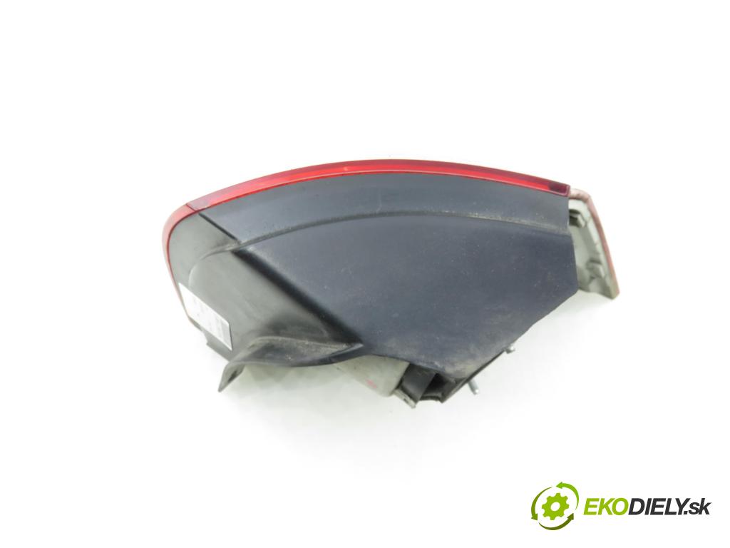 VW GOLF V (1K1) HB 2004 77,00 1.9 TDI PD 105 - BKC 1896,00 Svetlo ľavé zadné 1K6945095P ; 1K6945111P ; 4VFX13405AB