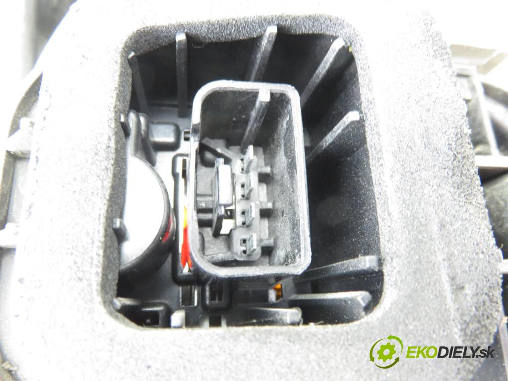 VW GOLF V (1K1) HB 2004 77,00 1.9 TDI PD 105 - BKC 1896,00 Svetlo ľavé zadné 1K6945095P ; 1K6945111P ; 4VFX13405AB