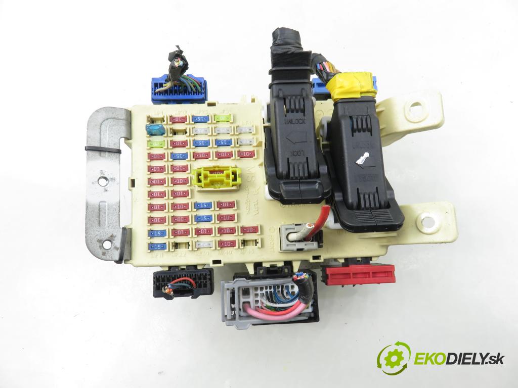 KIA RIO III (UB) HB 2012 55,00 1.1 CRDi - D3FA 1120,00 Skrinka POJISTKY: 919501W530