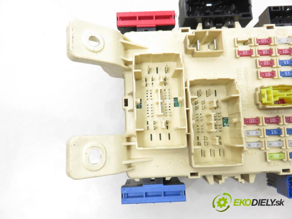 KIA RIO III (UB) HB 2012 55,00 1.1 CRDi - D3FA 1120,00 Skrinka POJISTKY: 919501W530