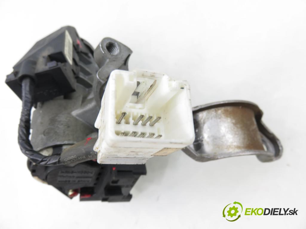 TOYOTA AVENSIS (_T22_) LIFTBACK 2001 81,00 2.0 D-4D (CDT220_) - 1CD-FTV 1995,00 spinačka 45020052 (Spínacia skrinka)