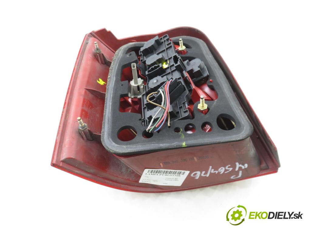 VW PASSAT B5 Variant (3B5) KOMBI 1999 81,00 1.9 TDI 110 - AFN 1896,00 Svetlo pravé zadné 3B9945096AA