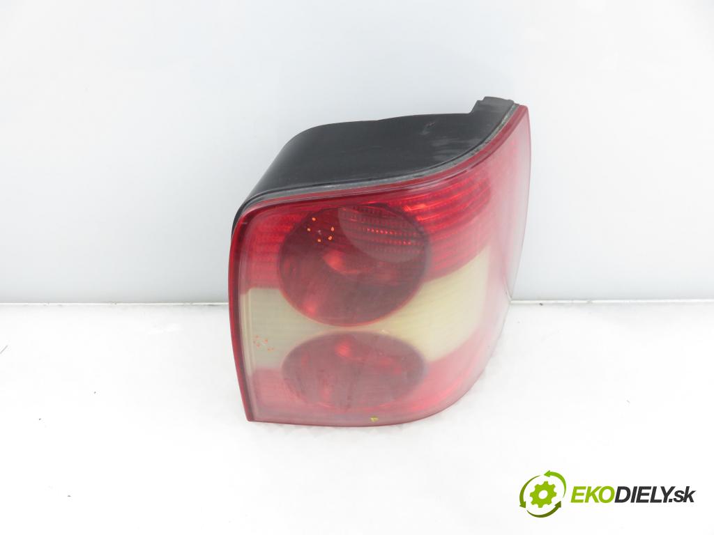 VW PASSAT B5 Variant (3B5) KOMBI 1999 81,00 1.9 TDI 110 - AFN 1896,00 Svetlo pravé zadné 3B9945096AA