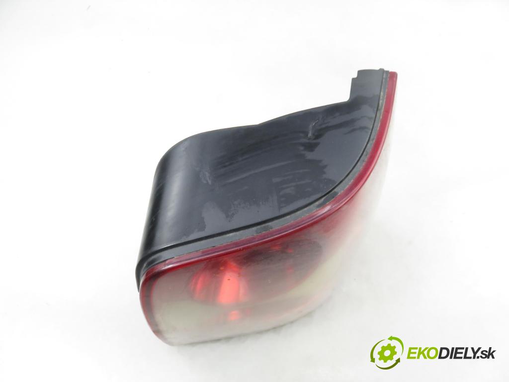 VW PASSAT B5 Variant (3B5) KOMBI 1999 81,00 1.9 TDI 110 - AFN 1896,00 Svetlo pravé zadné 3B9945096AA