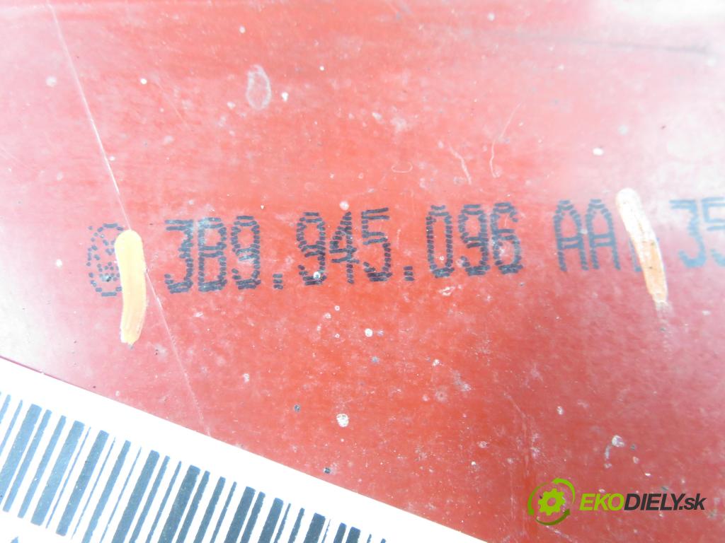 VW PASSAT B5 Variant (3B5) KOMBI 1999 81,00 1.9 TDI 110 - AFN 1896,00 Svetlo pravé zadné 3B9945096AA