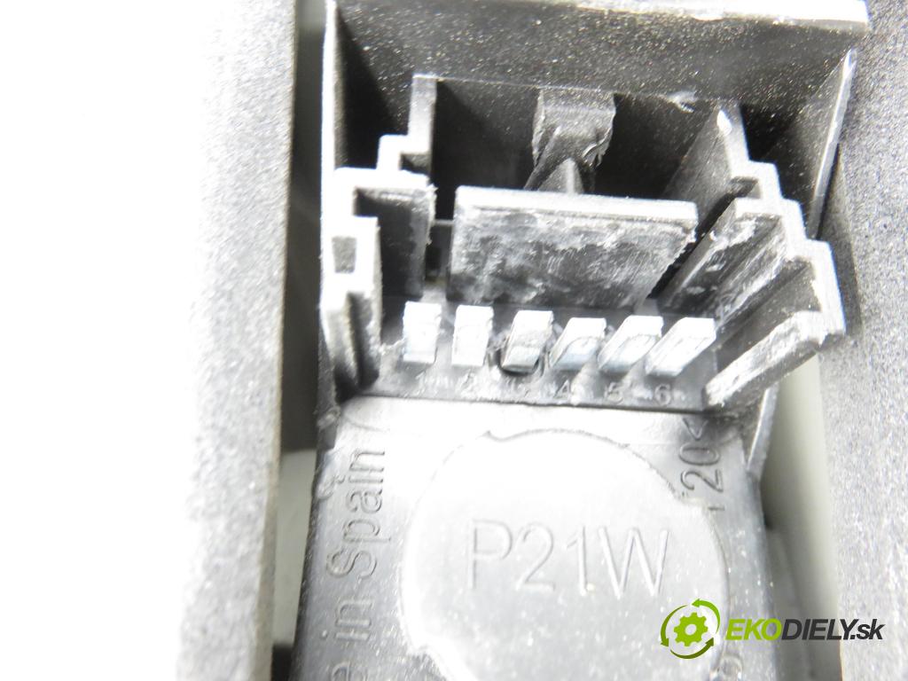 RENAULT MEGANE II Kombi (KM0/1_) KOMBI 2006 78,00 1.5 dCi 106 - K9K 732 1461,00 Svetlo ľavé zadné 8200417349