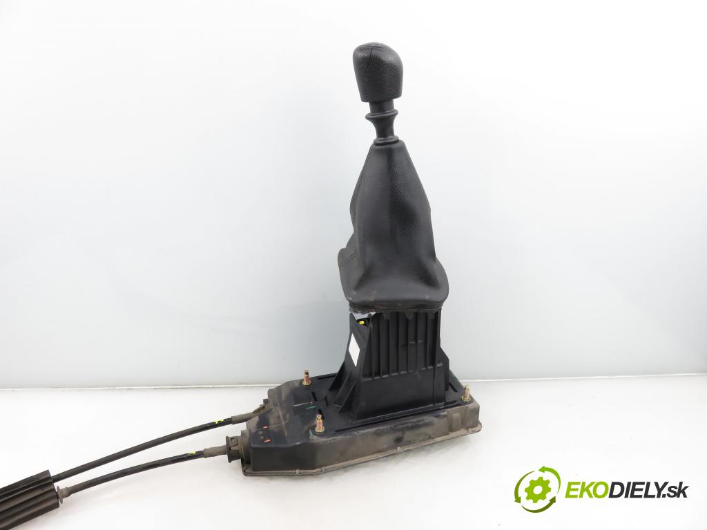 RENAULT ESPACE IV (JK0/1_) VAN 2005 85,00 1.9 dCi 116 - F9Q 820 1870,00 ZVEDÁK: 3832120