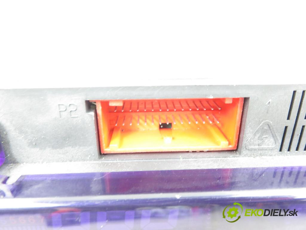 RENAULT ESPACE IV (JK0/1_) VAN 2005 85,00 1.9 dCi 116 - F9Q 820 1870,00 prístrojovka elektrický P8200322052G