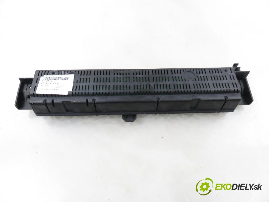 RENAULT ESPACE IV (JK0/1_) VAN 2005 85,00 1.9 dCi 116 - F9Q 820 1870,00 prístrojovka elektrický P8200322052G