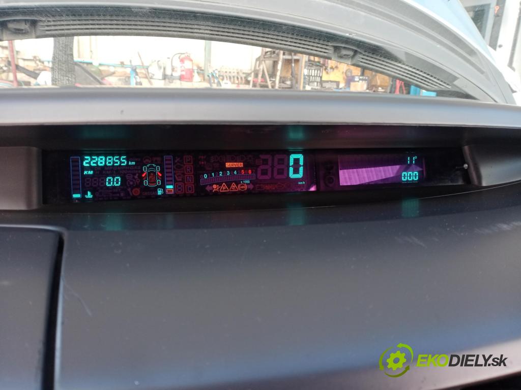 RENAULT ESPACE IV (JK0/1_) VAN 2005 85,00 1.9 dCi 116 - F9Q 820 1870,00 prístrojovka elektrický P8200322052G