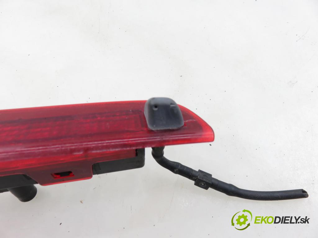 OPEL MERIVA A nadwozie wielkoprzestrzenne (MPV) (X03) MINIVAN 2003 92,00 1.8 - Z 18 XE 1796,00 svetlo bŕzd 13149529