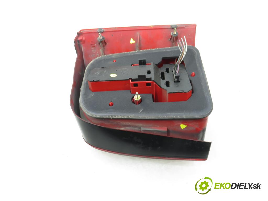 VW PASSAT B5 Variant (3B5) KOMBI 1998 81,00 1.9 TDI 110 - AFN 1896,00 Svetlo ľavé zadné 3B9945111F