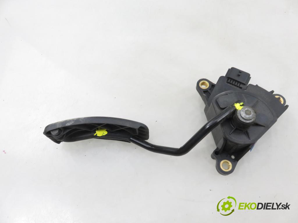 RENAULT MEGANE II Kombi (KM0/1_) KOMBI 2006 78,00 1.5 dCi 106 - K9K 732 1461,00 Potenciometer plynu 8200153270B (Potenciometer plynového pedálu)