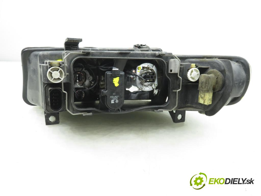 SEAT LEON (1M1) HB 2001 92,00 1.8 20V - AGN 1781,00 Svetlo PP 1M1941016